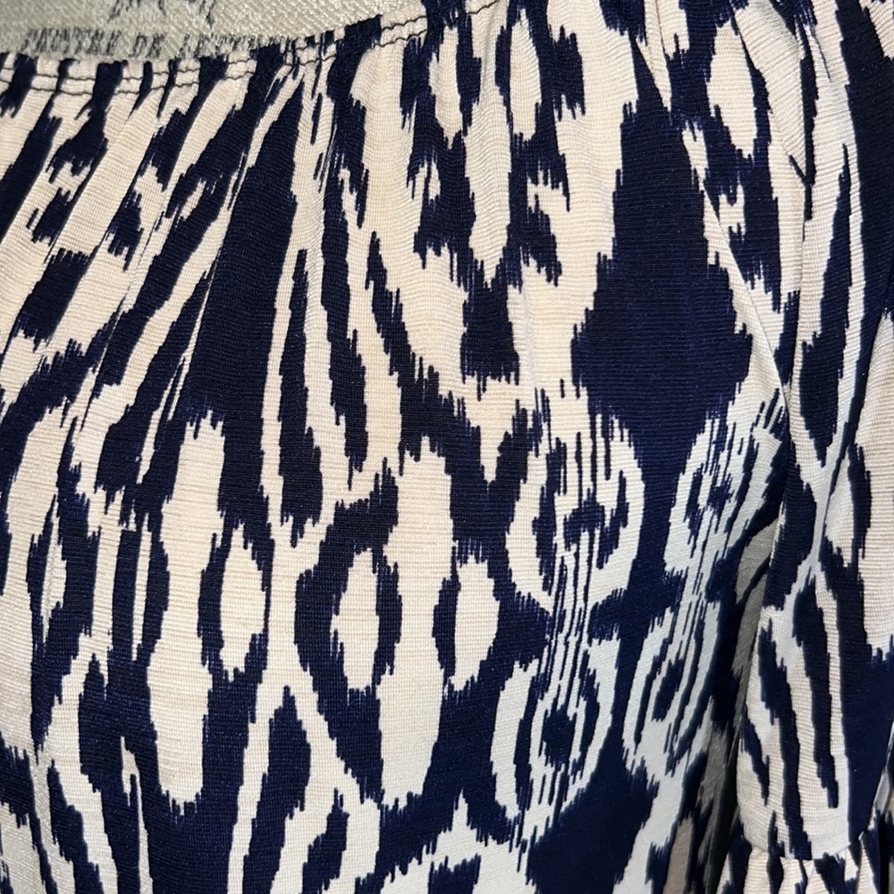 Vall navy cream off white pattern women’s blouse shirt. Size small​ - Picture 6 of 12